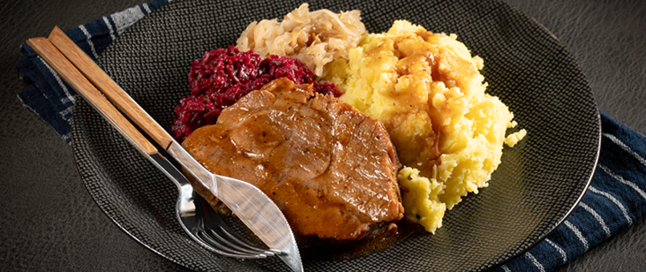 Di: Rinderbraten mit Kartoffeln und Rotkohl